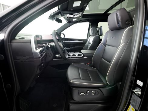 Used 2025 Cadillac Escalade Sport w/ Touring Package AWD/4WD image 19