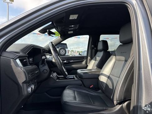 Used 2022 GMC Yukon Denali w/ Denali Reserve Package AWD/4WD image 13