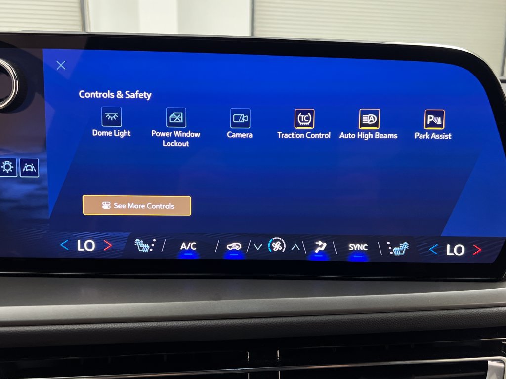 Used 2024 Chevrolet Traverse LT FWD image 67