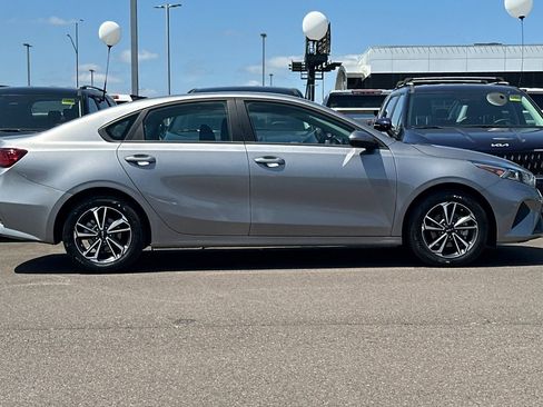 Used 2024 Kia Forte LXS FWD image 3