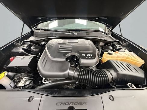Used 2022 Dodge Charger SXT w/ Leather Interior Group RWD image 21