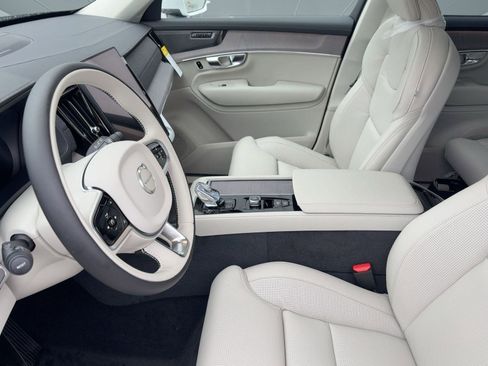 New 2026 Volvo XC90 T8 Ultra w/ Protection Package Premier AWD/4WD image 18