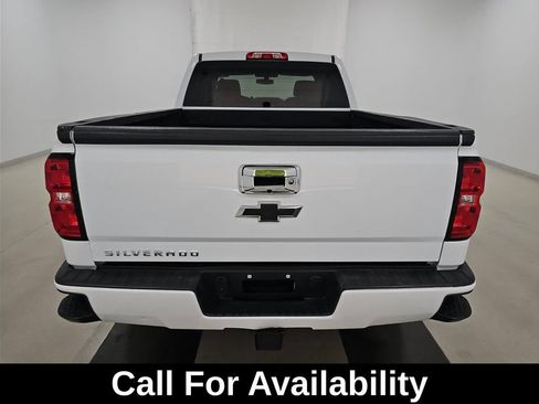 Used 2017 Chevrolet Silverado 1500 Custom w/ Custom Convenience Package RWD image 3
