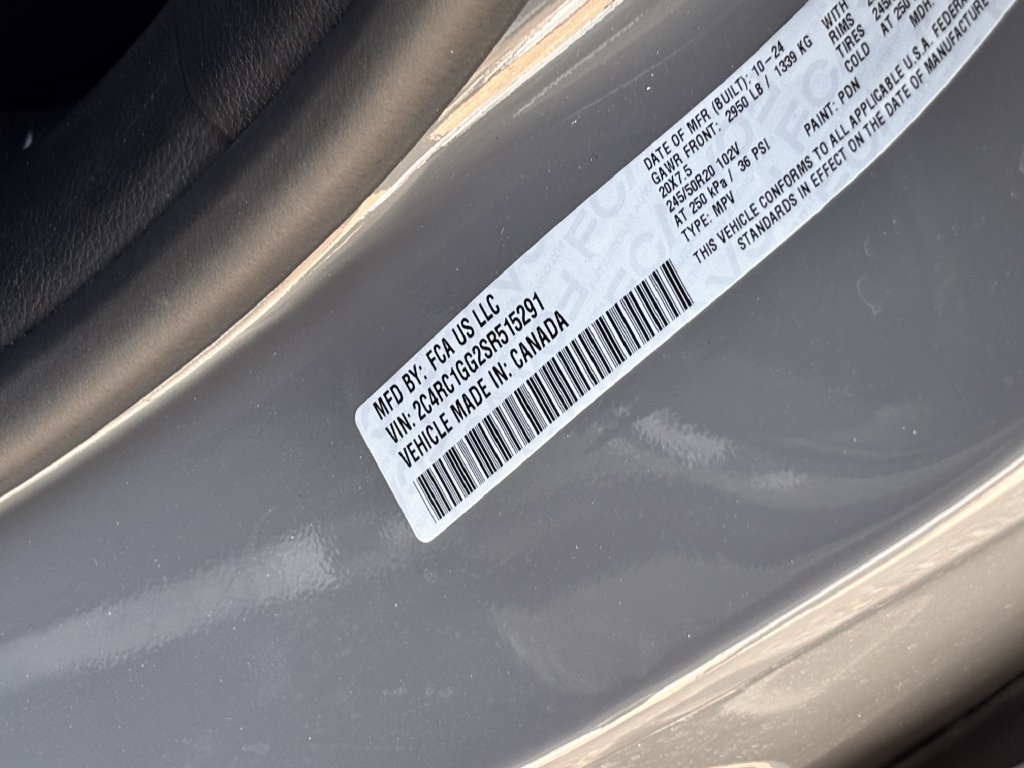 Used 2025 Chrysler Pacifica Limited FWD image 30