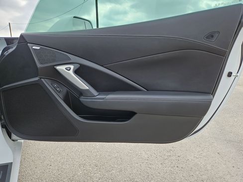 Used 2017 Chevrolet Corvette Stingray Coupe w/ 1LT image 27