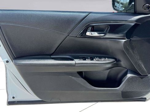Used 2013 Honda Accord Sport image 19