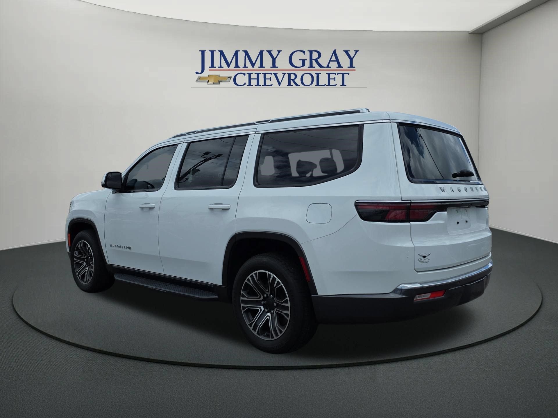 Used 2022 Jeep Wagoneer Series III RWD image 3
