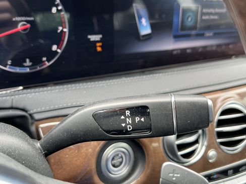 Used 2019 Mercedes-Benz S 560 Sedan image 26