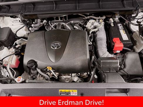 Certified 2021 Toyota Highlander Platinum AWD/4WD image 30