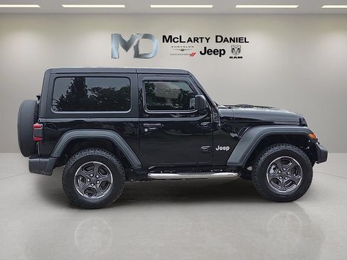 Used 2019 Jeep Wrangler Sport AWD/4WD image 6