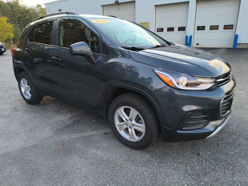 Used 2022 Chevrolet Trax LT w/ LT Convenience Package AWD/4WD image 7