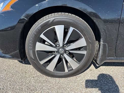 Used 2020 Nissan Altima 2.5 SV image 5