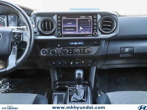 Used 2022 Toyota Tacoma TRD Off-Road w/ Technology Package AWD/4WD image 13