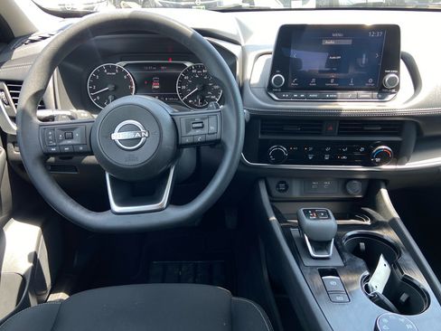 Used 2024 Nissan Rogue S AWD/4WD image 15