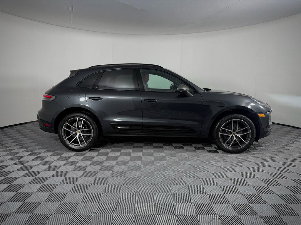 Certified 2026 Porsche Macan AWD/4WD image 10