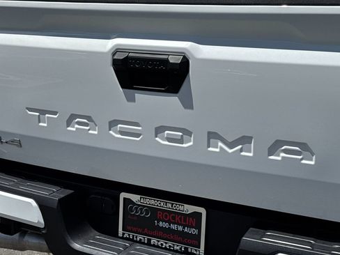 Used 2024 Toyota Tacoma SR5 AWD/4WD image 37