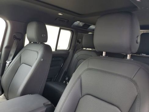 Certified 2025 Land Rover Defender 110 S AWD/4WD image 22