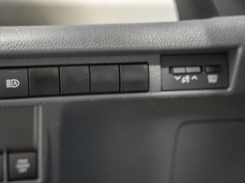 Used 2023 Toyota Sienna LE FWD image 34