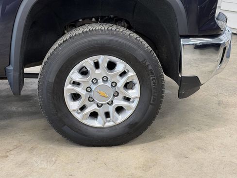 Used 2024 Chevrolet Silverado 2500 LT image 12