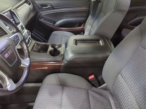 Used 2020 GMC Yukon SLE image 18