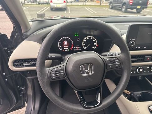 Certified 2023 Honda HR-V LX image 13