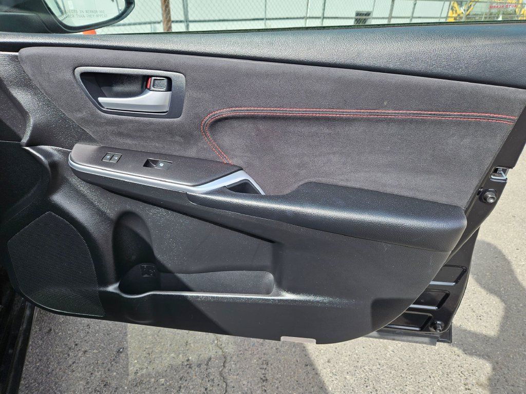Used 2016 Toyota Camry XSE w/ Advanced Technology Package FWD image 12