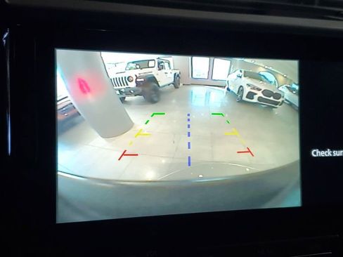 Used 2025 Nissan Frontier Pro-X image 24