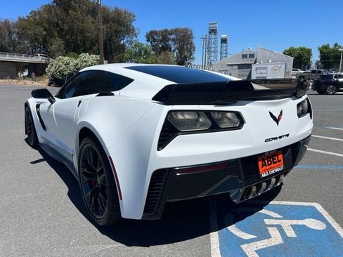 Used 2016 Chevrolet Corvette Z06 w/ 3LZ Preferred Equipment Group RWD image 10