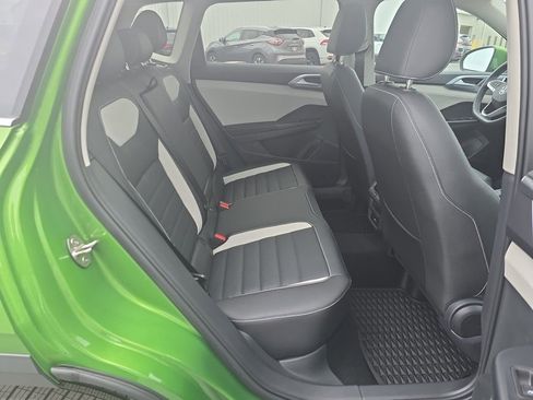 New 2025 Volkswagen Taos SEL image 31