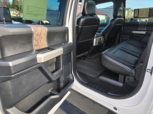 Used 2017 Ford F250 Lariat w/ Lariat Ultimate Package image 25