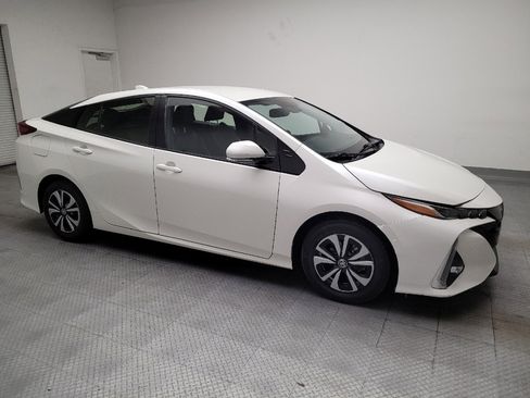 Used 2017 Toyota Prius Prime Advanced image 11
