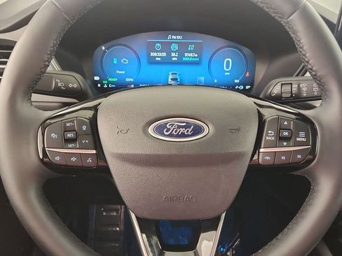 Used 2024 Ford Escape Platinum w/ Premium Technology Package image 11