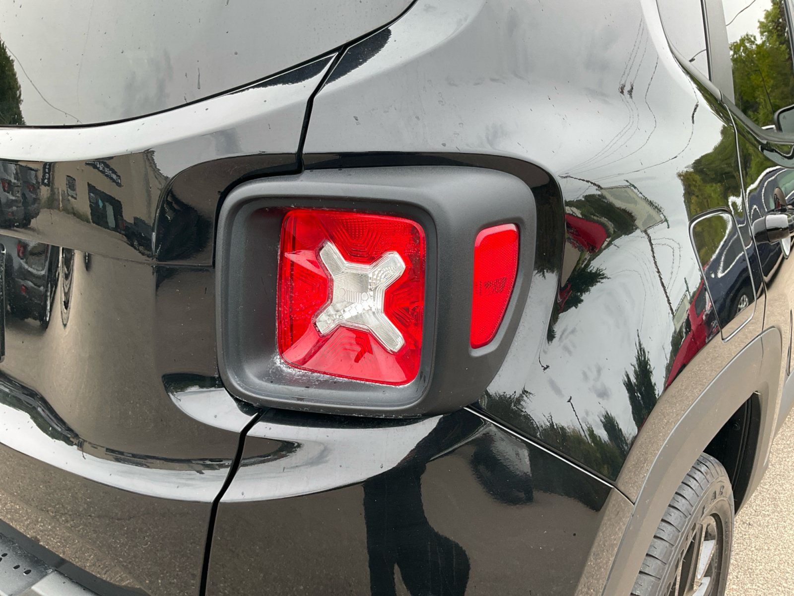 Used 2023 Jeep Renegade Altitude AWD/4WD image 33