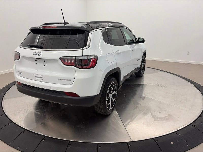 Used 2024 Jeep Compass Limited AWD/4WD image 3