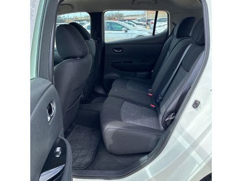 Used 2018 Nissan Leaf SV w/ SV Technology Package image 6