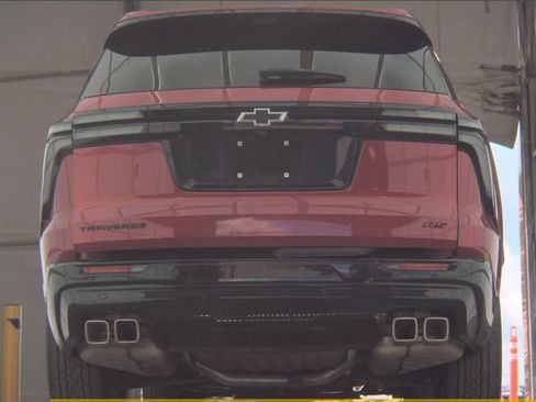 Used 2024 Chevrolet Traverse RS FWD image 4