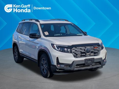 Used 2025 Honda Passport TrailSport image 1