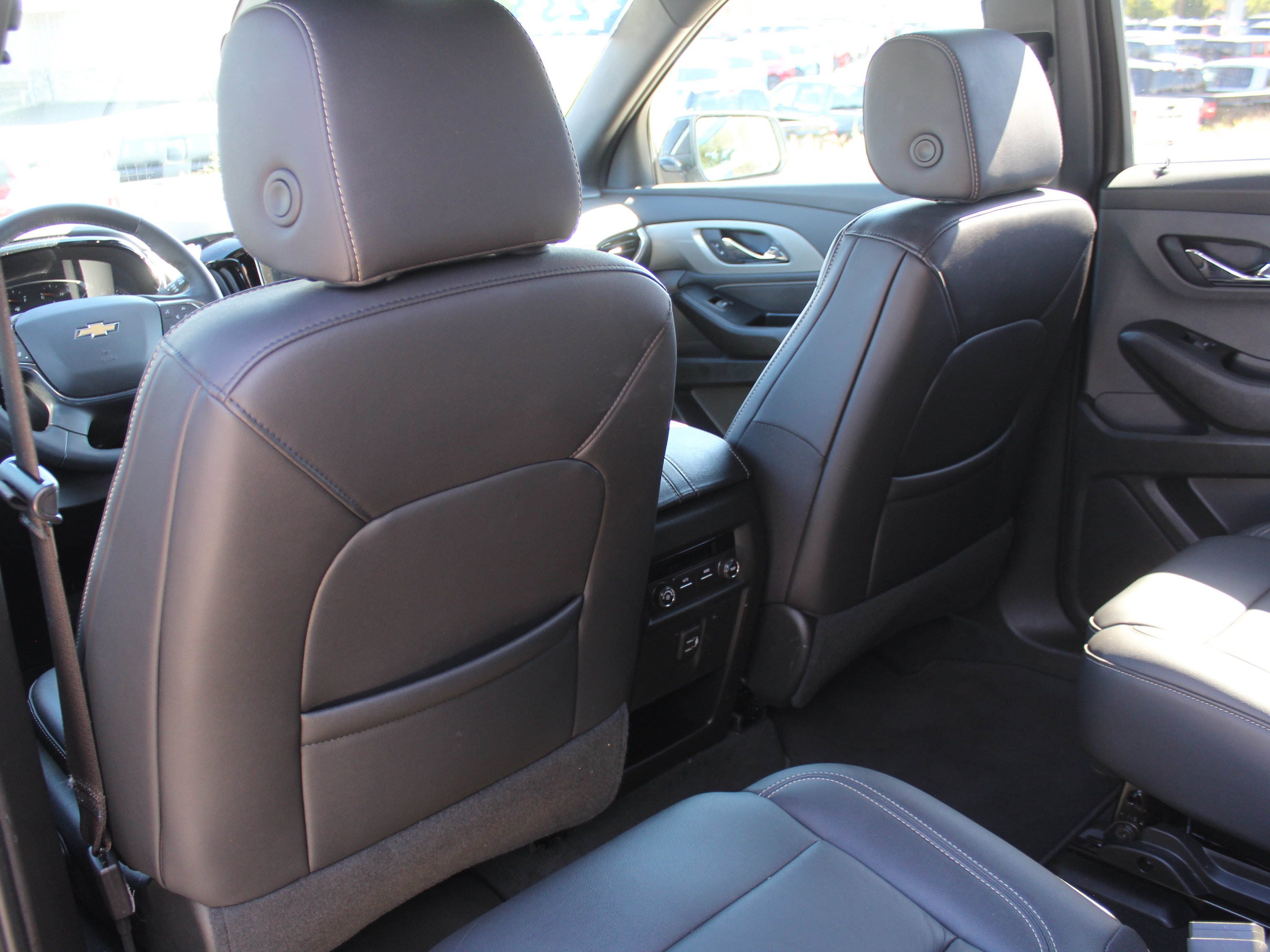Used 2023 Chevrolet Traverse LT AWD/4WD image 23