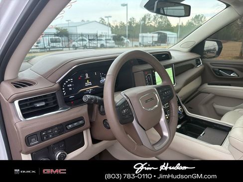 Used 2023 GMC Yukon Denali image 7