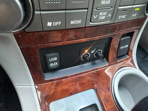 Used 2013 Toyota Highlander Limited AWD/4WD image 72