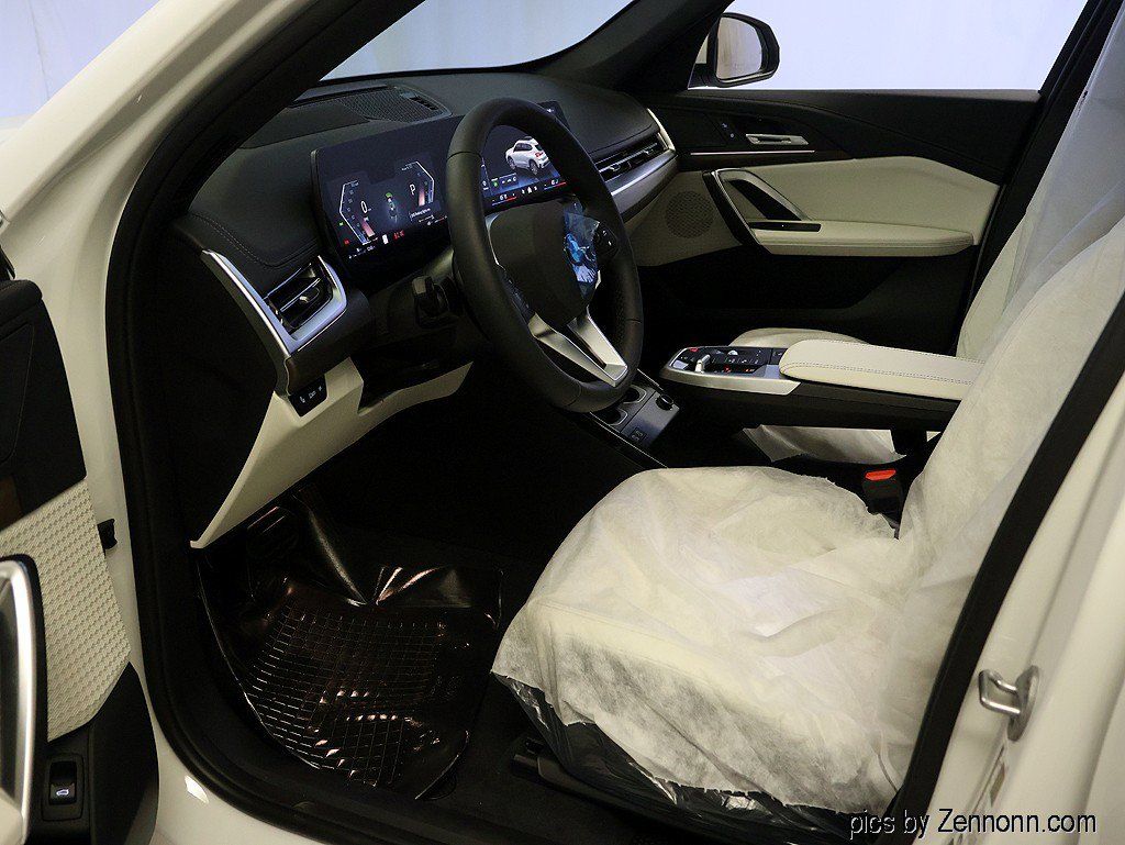 New 2027 BMW X1 xDrive28i AWD/4WD image 11