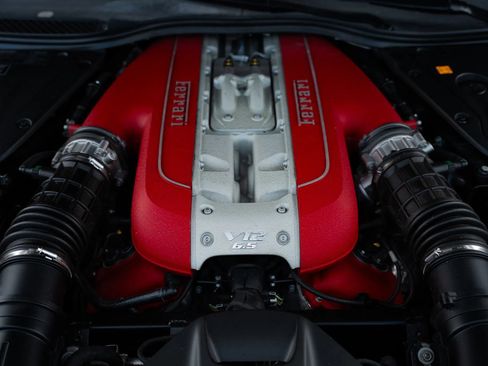 Used 2019 Ferrari 812 Superfast RWD image 45