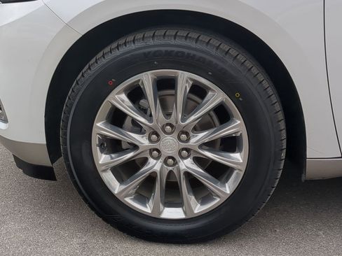 Used 2020 Buick Enclave Essence w/ Sound and Sites Package image 9