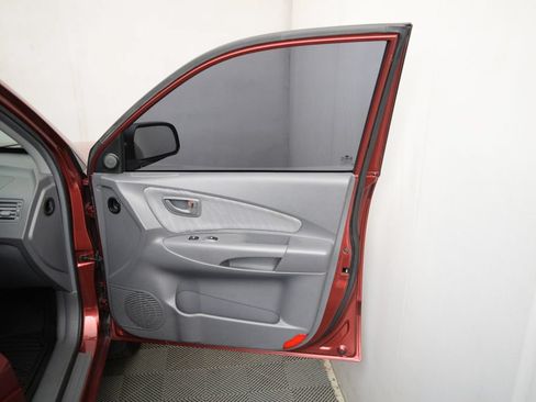 Used 2005 Hyundai Tucson GL FWD image 15
