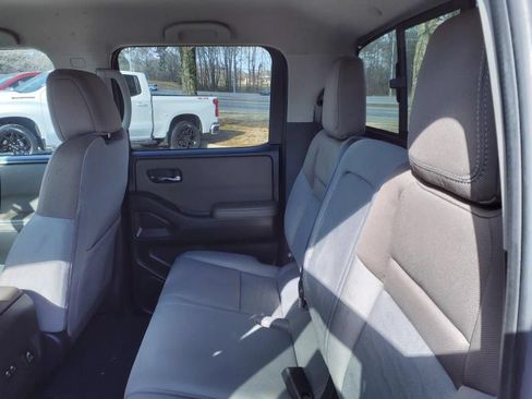 Certified 2023 Nissan Frontier SV w/ SV Convenience Package RWD image 6