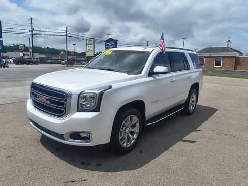Used 2017 GMC Yukon SLT w/ Open Road Package AWD/4WD image 13