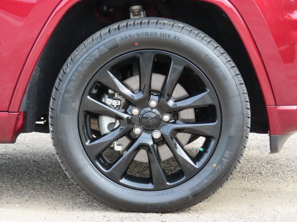 Used 2022 Jeep Grand Cherokee Laredo X AWD/4WD image 14