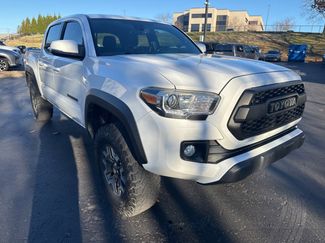 Used 2019 Toyota Tacoma TRD Off-Road video 2