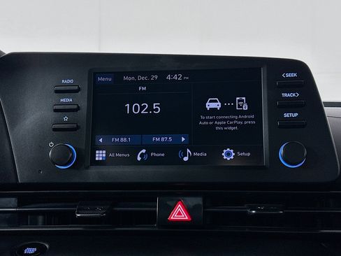 Used 2025 Hyundai Elantra Sport image 21