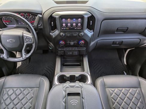 Used 2021 Chevrolet Silverado 1500 LT Trail Boss w/ Bed Protection Package AWD/4WD image 9